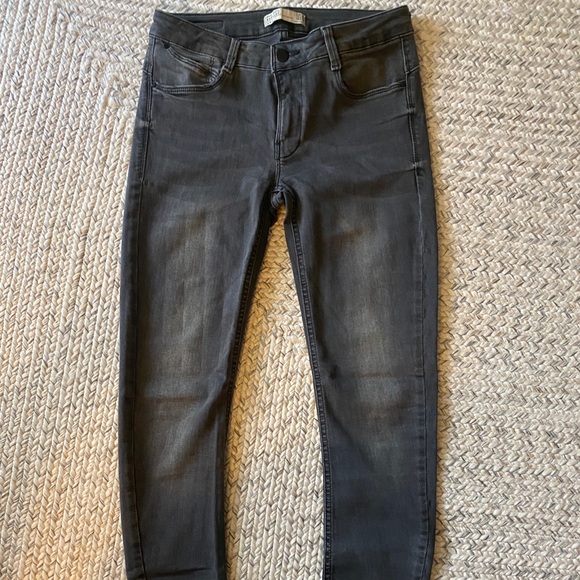 Zara | Curves Leg Low-Rise Jeans